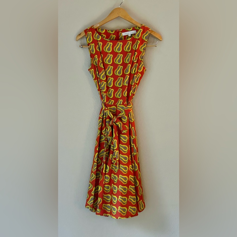Fun Dress Travel/Work/Casual  Papaya Print Sleeveless A-Line Swing Dress W/ Belt - Picture 3 of 11